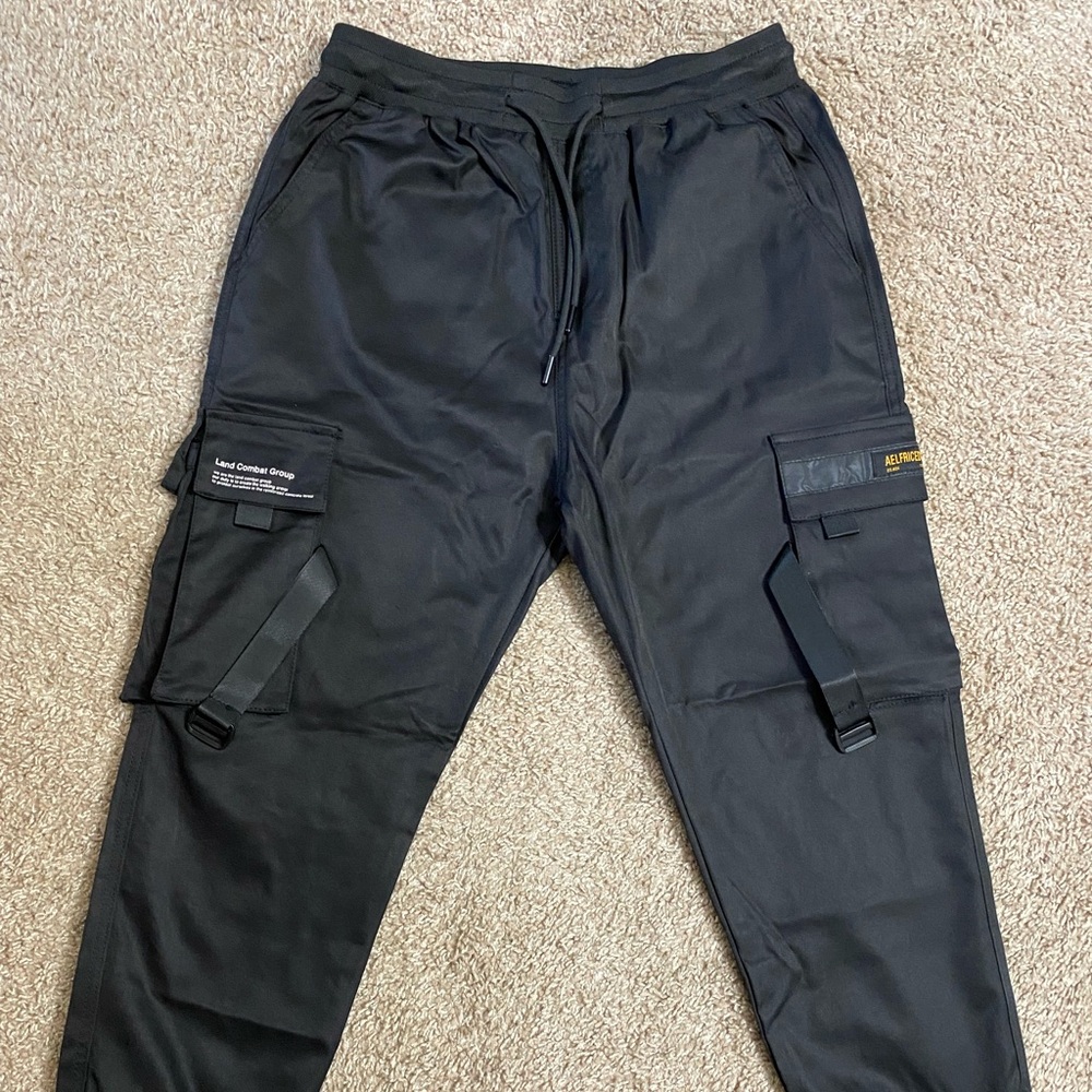 Aelfric Eden Black techwear cargos